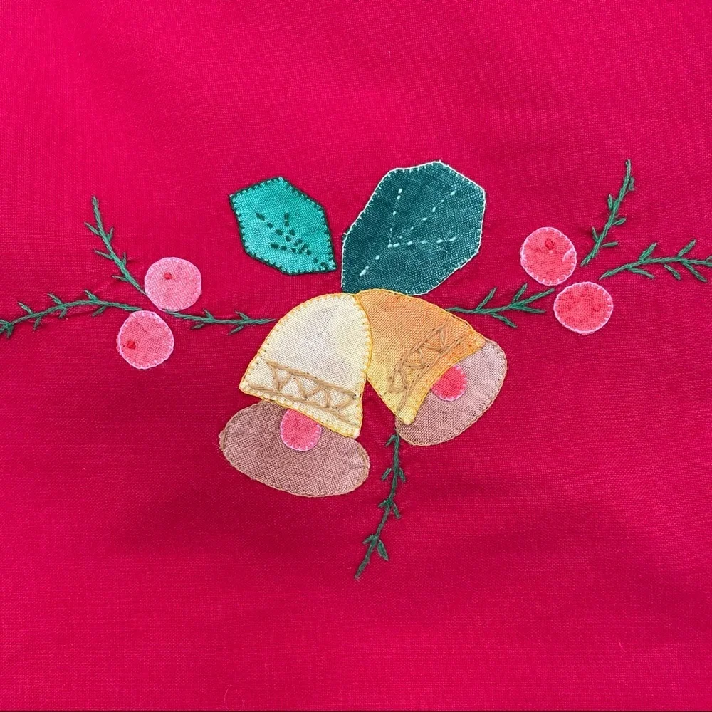 Vintage Appliquéd Christmas Tablecloth Red Large‎ Kitchen Holiday Xmas Festive
